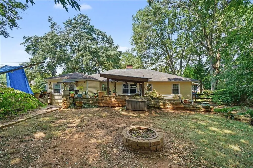 114 Etowah Drive Cartersville, GA 30120
