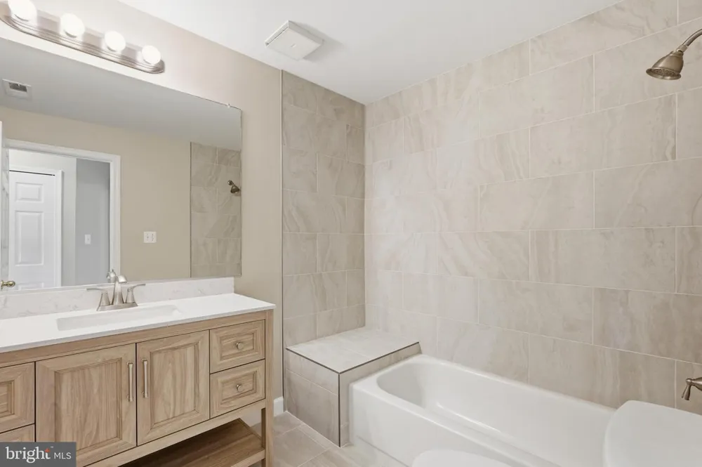 20583 SNOWSHOE SQUARE #301 Ashburn, VA 20147