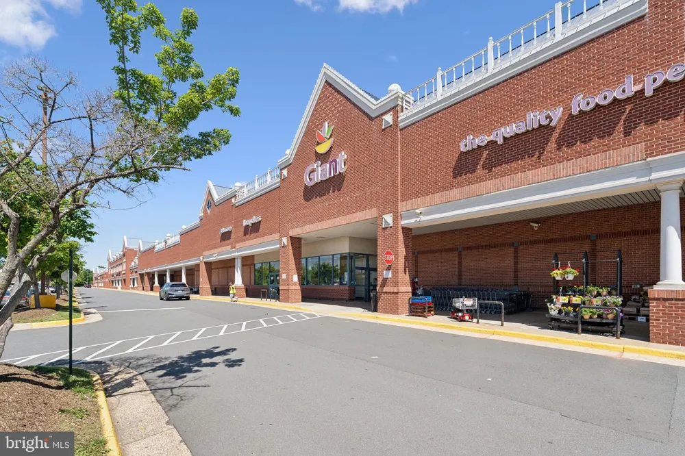 20583 SNOWSHOE SQUARE #301 Ashburn, VA 20147