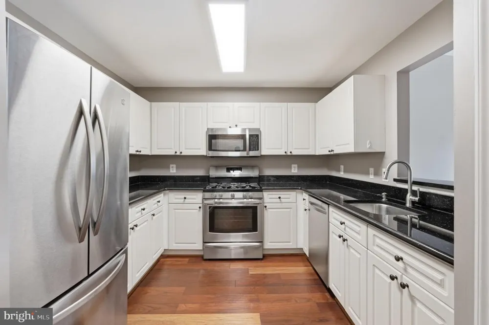 20583 SNOWSHOE SQUARE #301 Ashburn, VA 20147