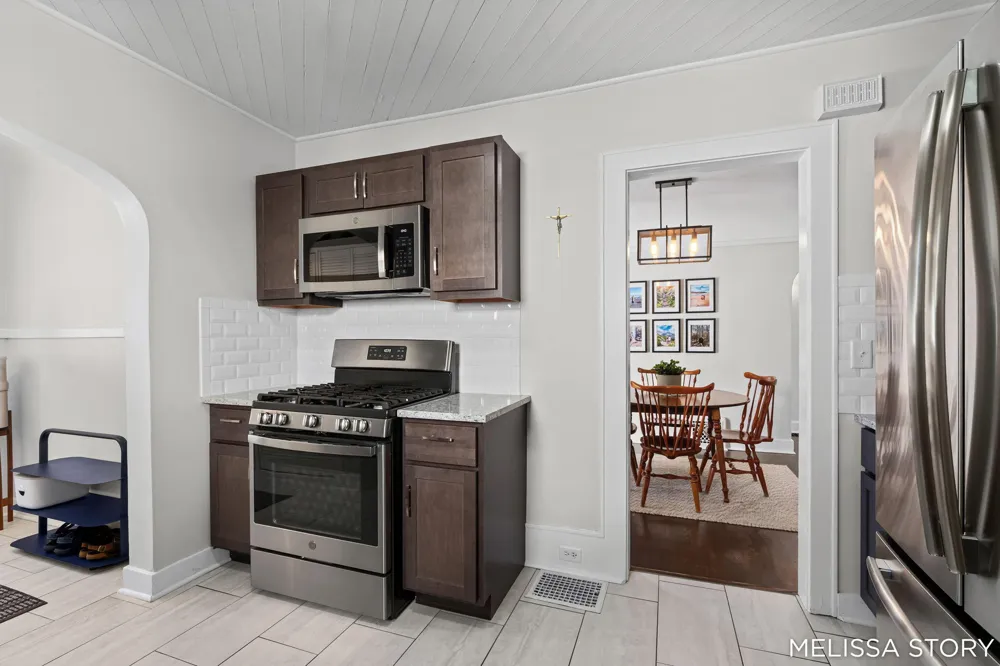 1011 Beechwood Street NE Grand Rapids, MI 49505