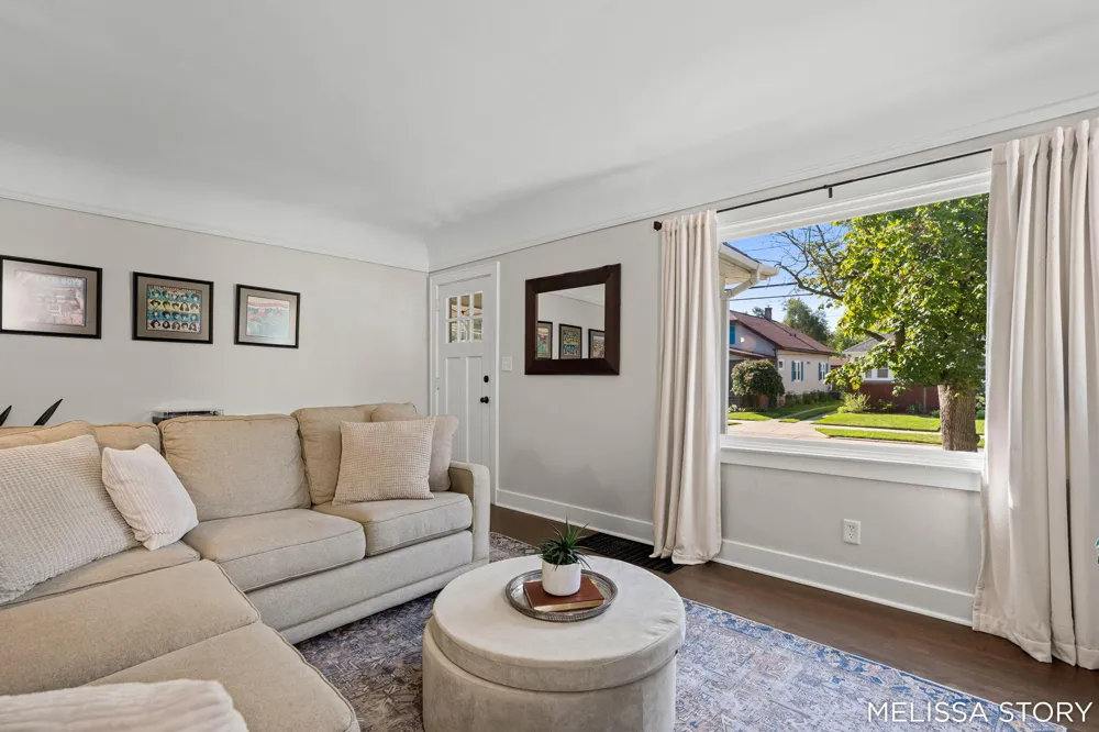 1011 Beechwood Street NE Grand Rapids, MI 49505