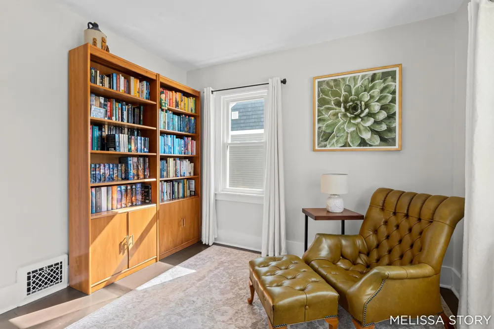 1011 Beechwood Street NE Grand Rapids, MI 49505