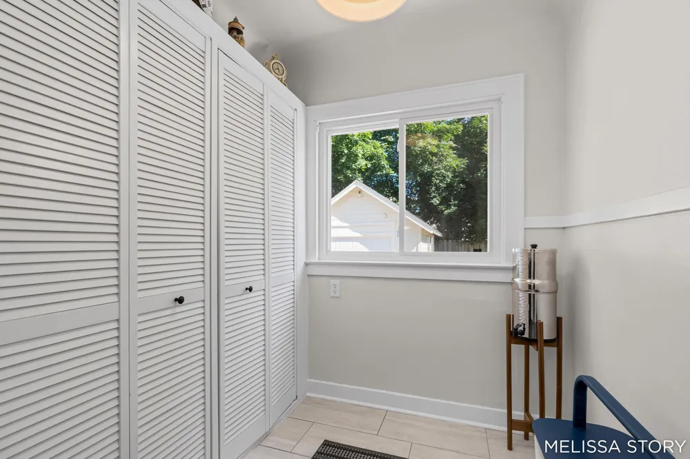 1011 Beechwood Street NE Grand Rapids, MI 49505