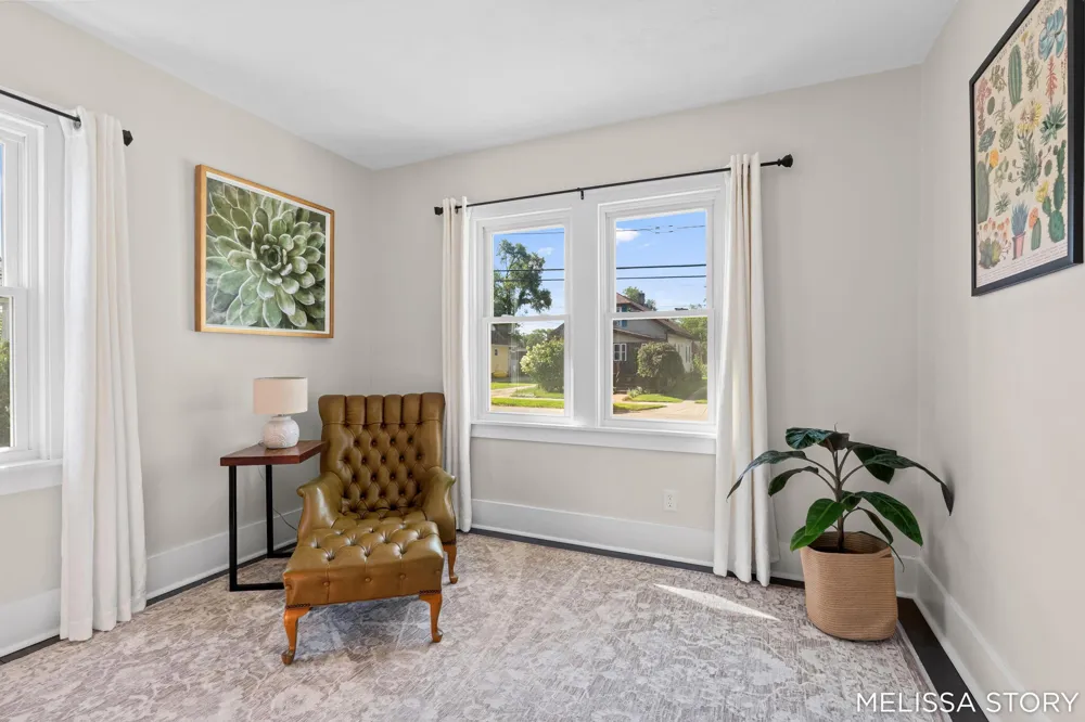 1011 Beechwood Street NE Grand Rapids, MI 49505