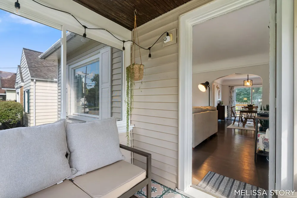 1011 Beechwood Street NE Grand Rapids, MI 49505
