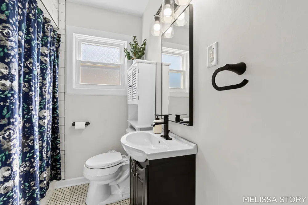 1011 Beechwood Street NE Grand Rapids, MI 49505