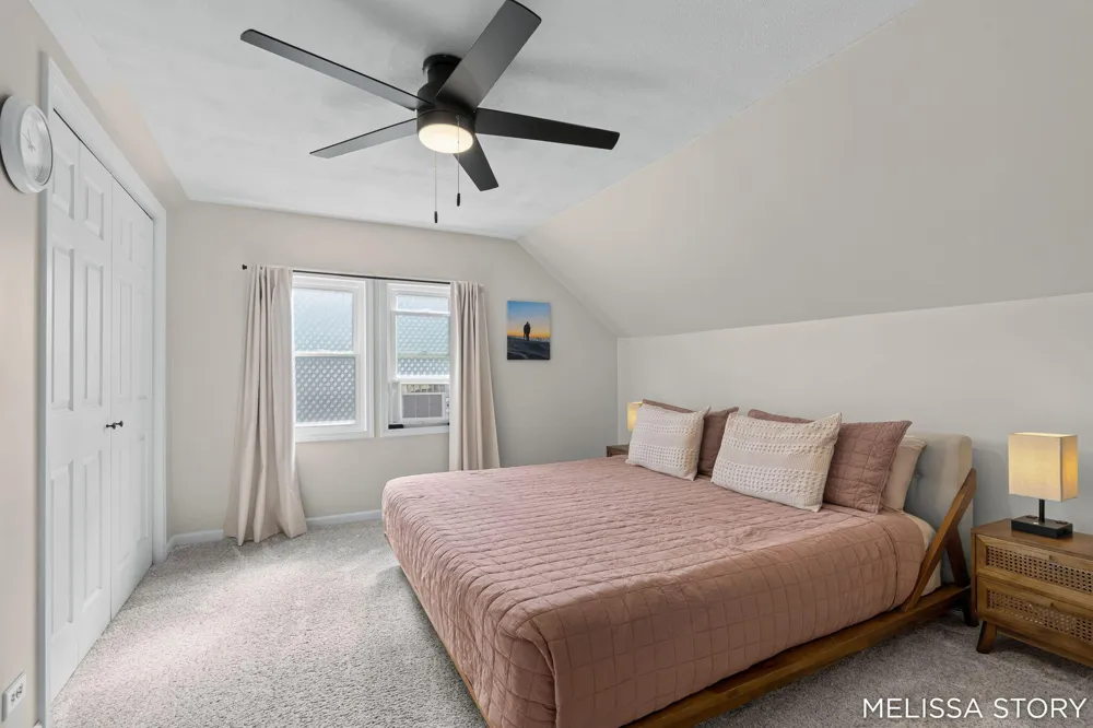 1011 Beechwood Street NE Grand Rapids, MI 49505