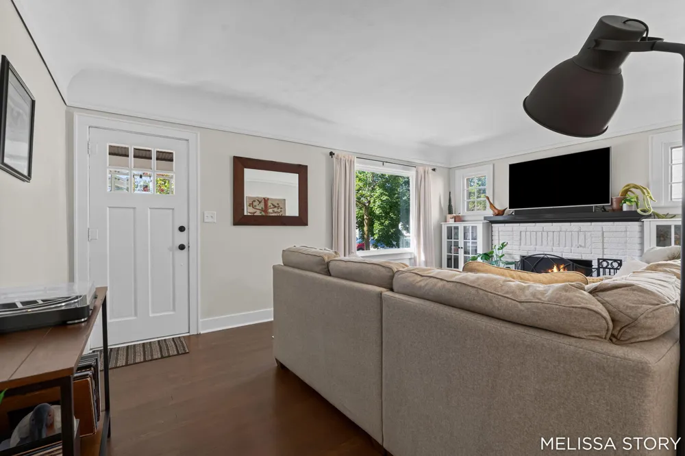 1011 Beechwood Street NE Grand Rapids, MI 49505