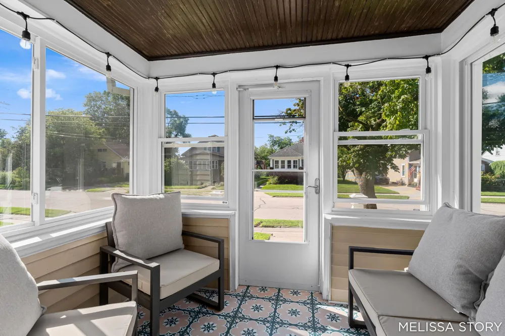 1011 Beechwood Street NE Grand Rapids, MI 49505