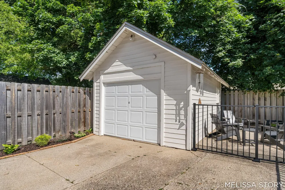 1011 Beechwood Street NE Grand Rapids, MI 49505
