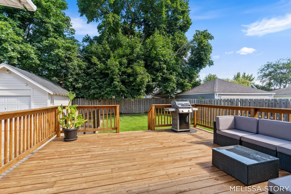 1011 Beechwood Street NE Grand Rapids, MI 49505