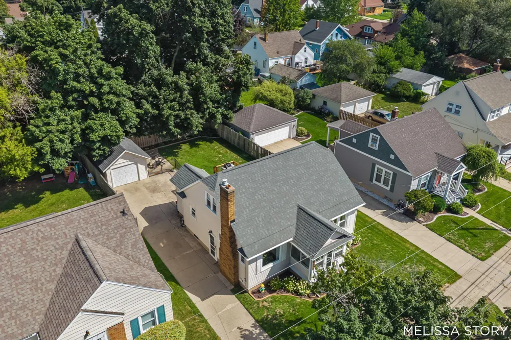 1011 Beechwood Street NE Grand Rapids, MI 49505