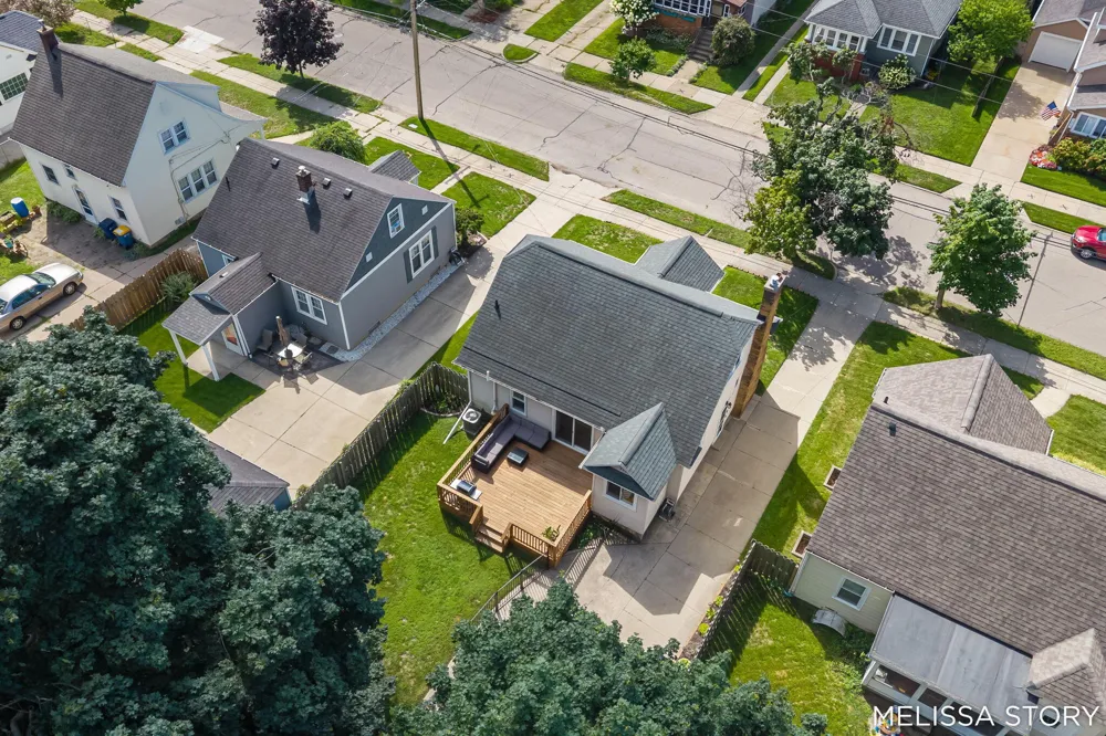 1011 Beechwood Street NE Grand Rapids, MI 49505