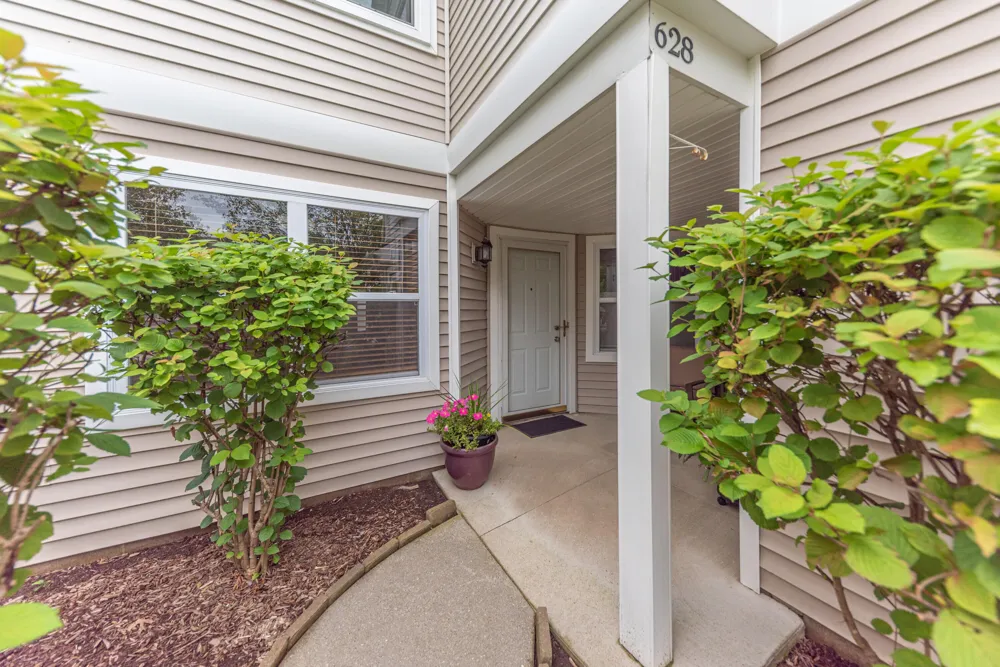 628 Riverstone Lane Chelsea, MI 48118