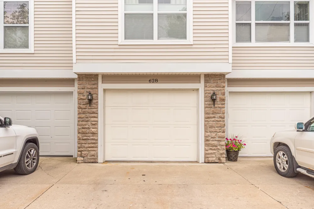 628 Riverstone Lane Chelsea, MI 48118