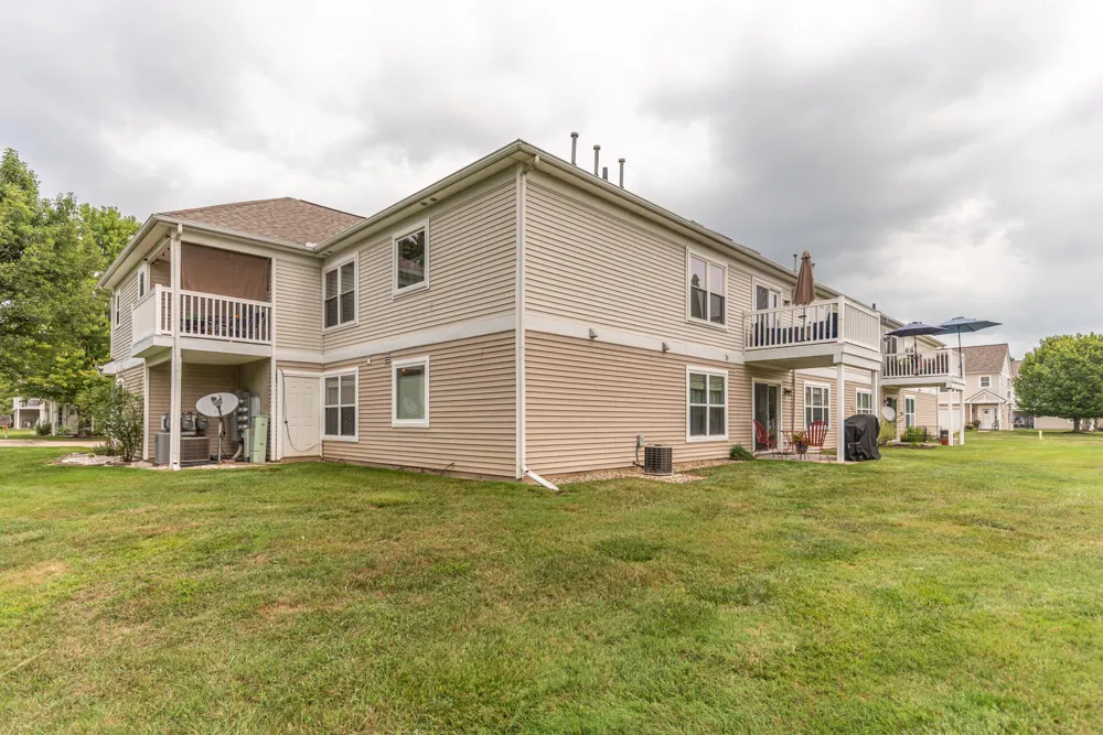 628 Riverstone Lane Chelsea, MI 48118