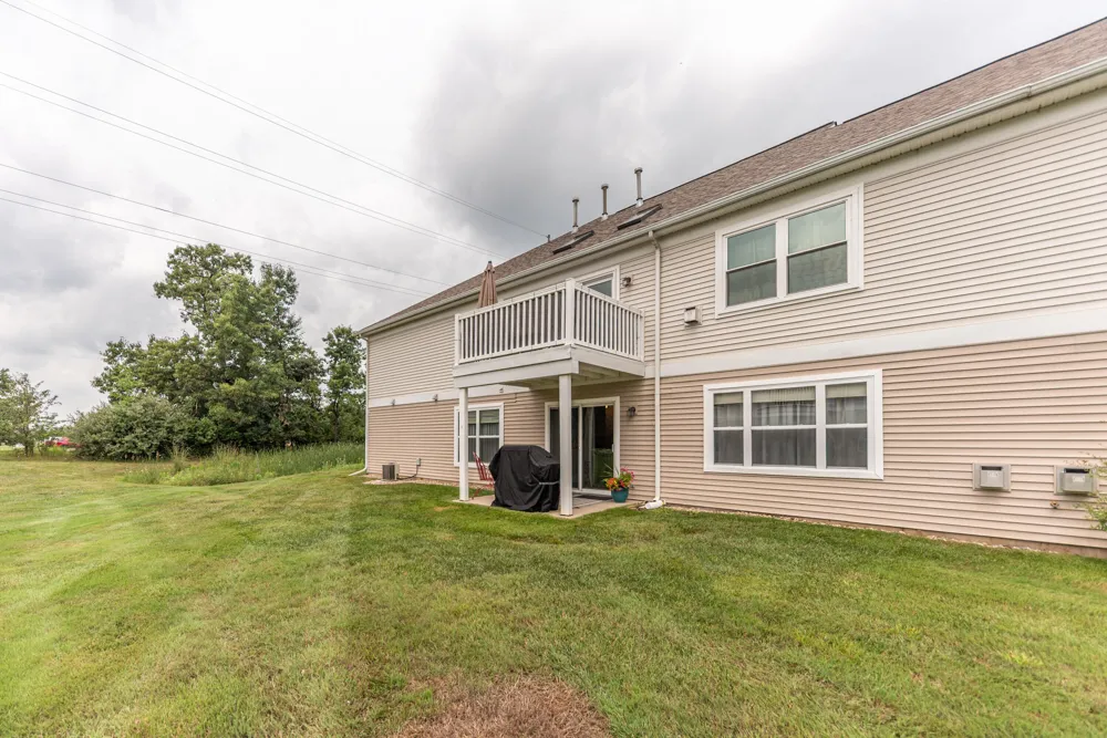 628 Riverstone Lane Chelsea, MI 48118