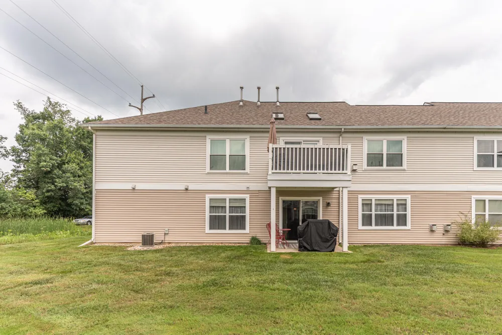 628 Riverstone Lane Chelsea, MI 48118