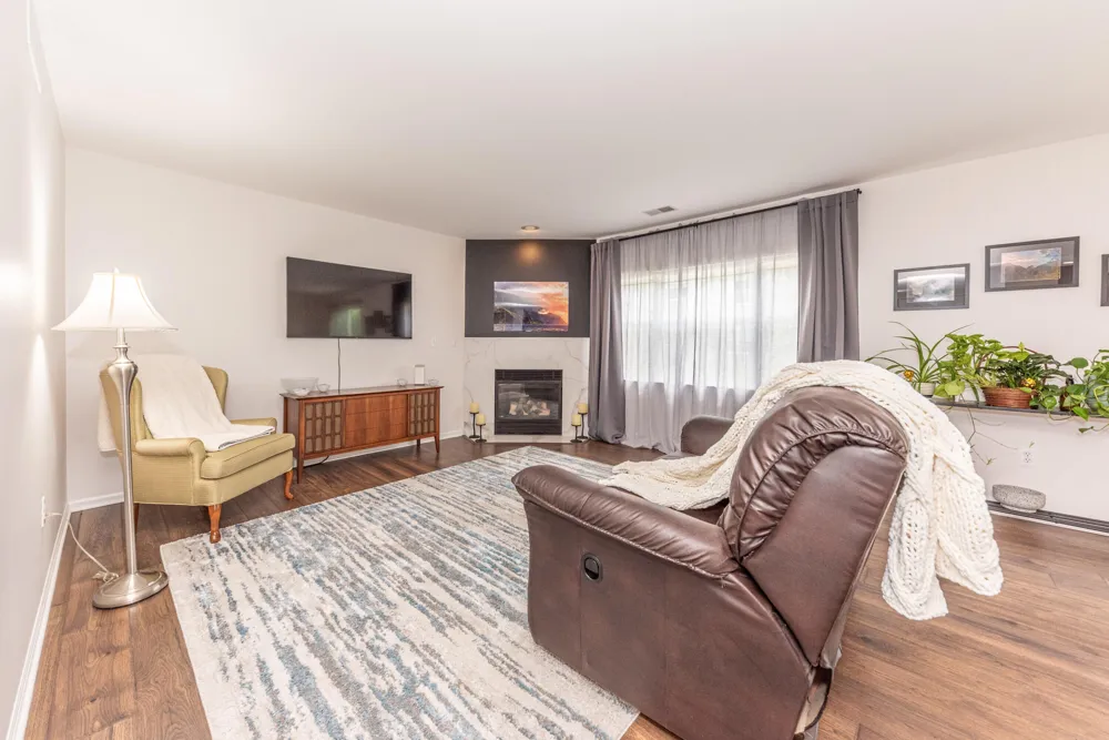 628 Riverstone Lane Chelsea, MI 48118