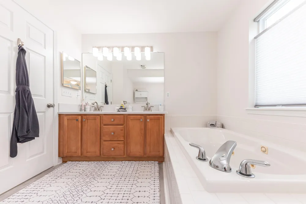 628 Riverstone Lane Chelsea, MI 48118