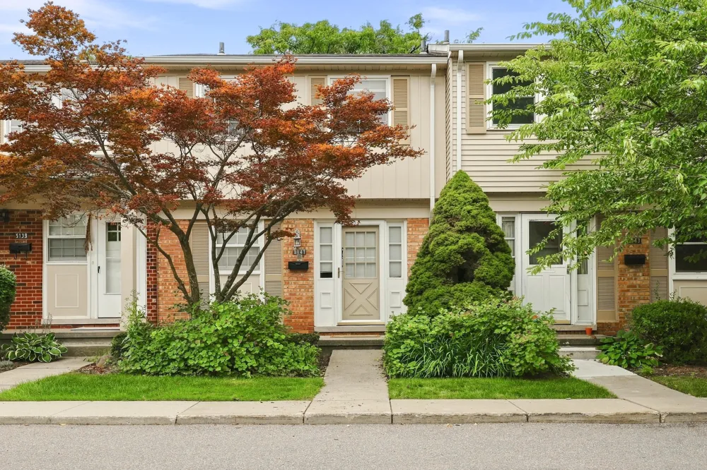 5141 Buckingham Place Drive Troy, MI 48098