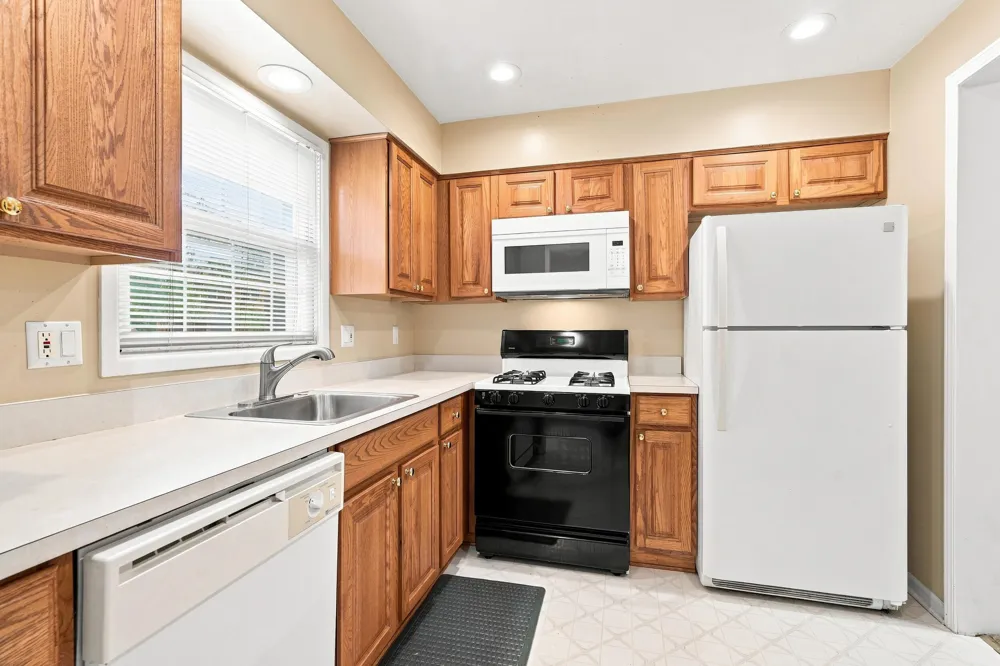 5141 Buckingham Place Drive Troy, MI 48098