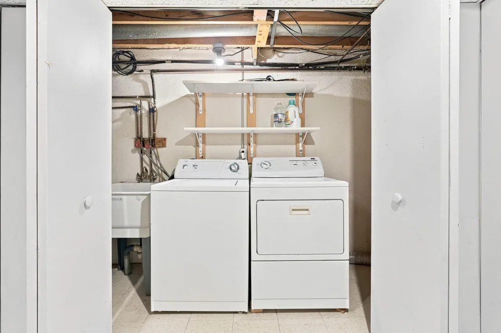 5141 Buckingham Place Drive Troy, MI 48098