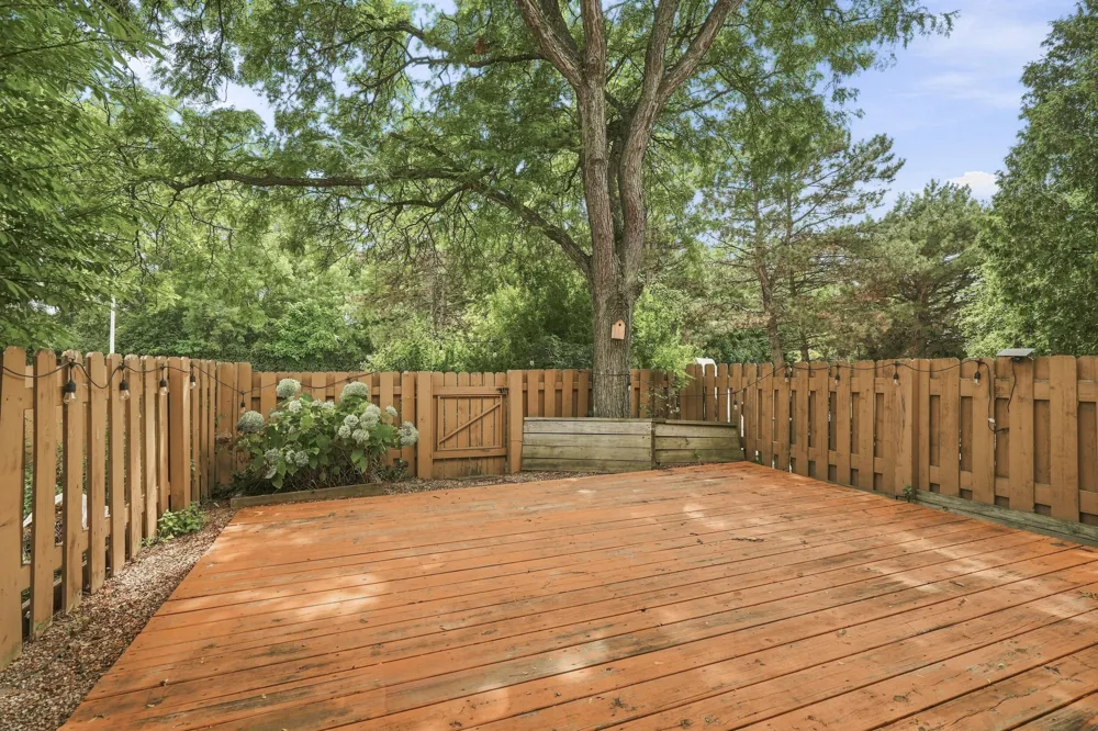 5141 Buckingham Place Drive Troy, MI 48098