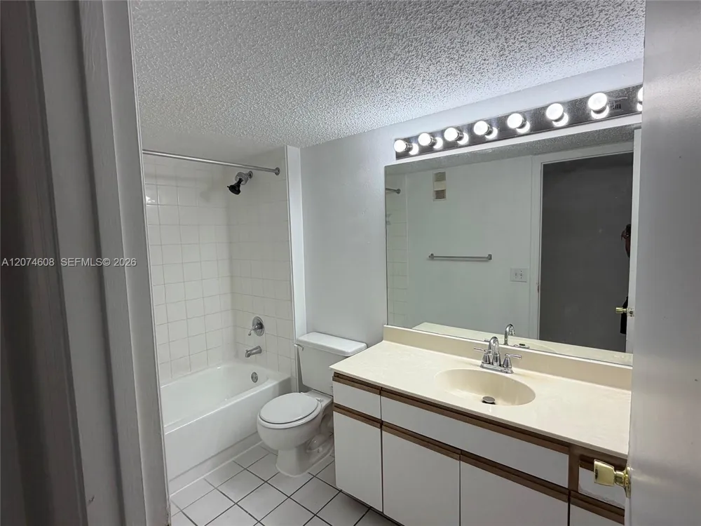 4015 W Mcnab Rd #D209 Pompano Beach, FL 33069