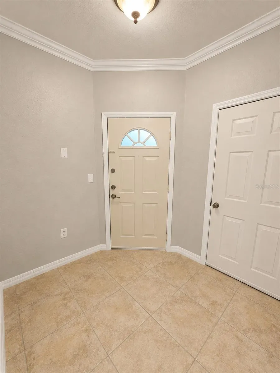 5691 BENTGRASS DRIVE #15-102 Sarasota, FL 34235