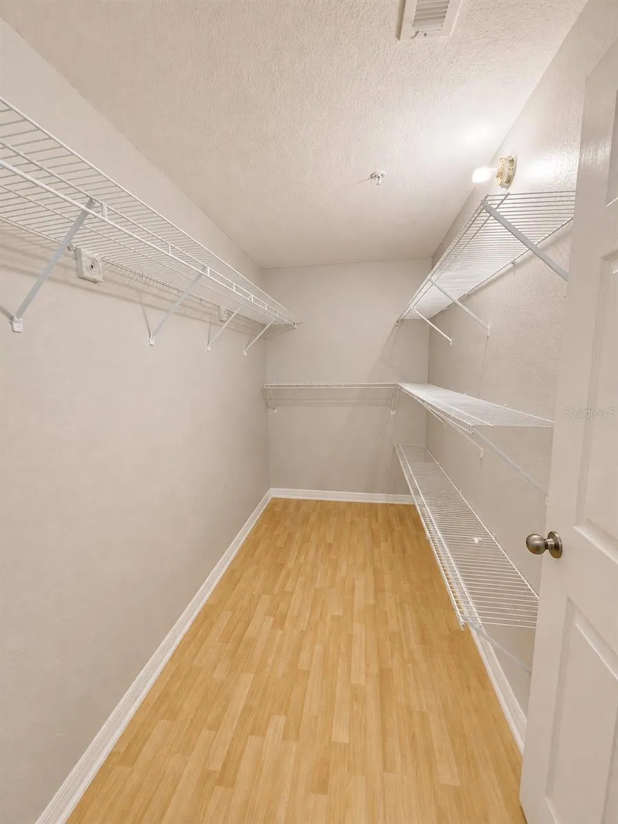 5691 BENTGRASS DRIVE #15-102 Sarasota, FL 34235