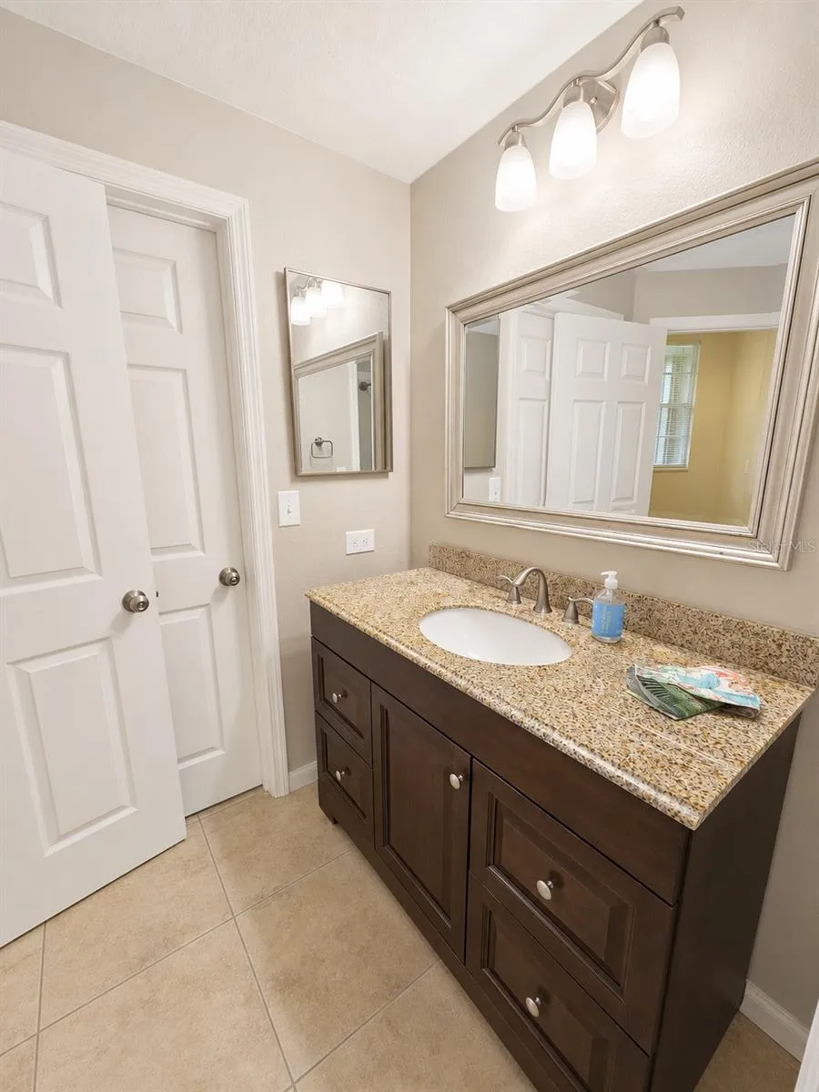 5691 BENTGRASS DRIVE #15-102 Sarasota, FL 34235