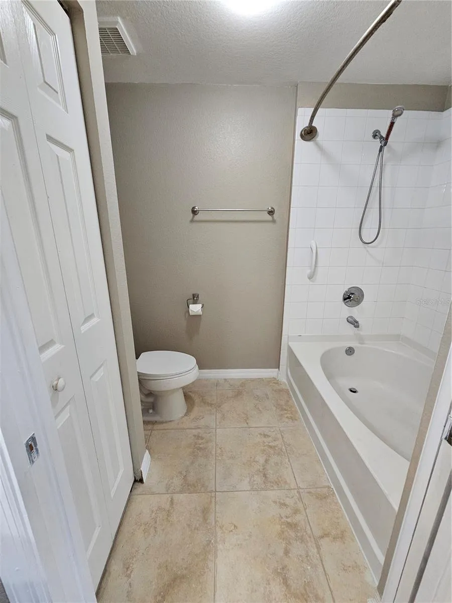 5691 BENTGRASS DRIVE #15-102 Sarasota, FL 34235