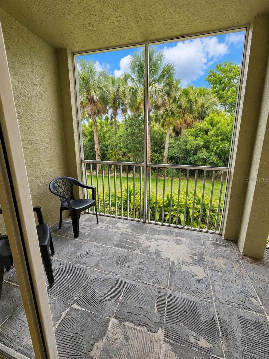 5691 BENTGRASS DRIVE #15-102 Sarasota, FL 34235