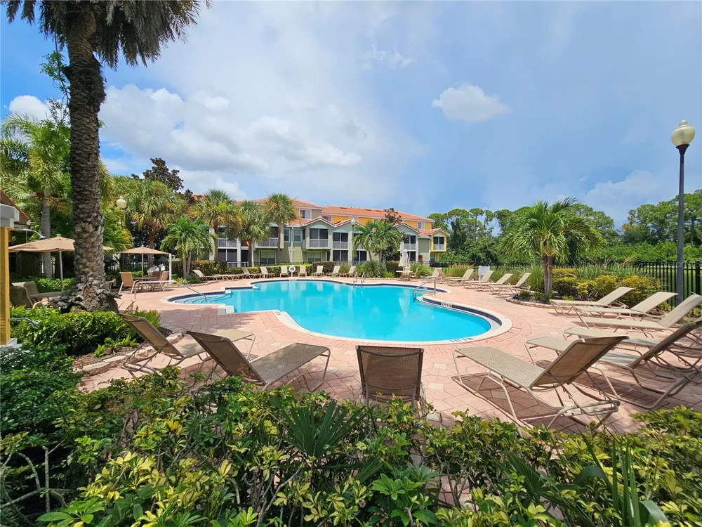 5691 BENTGRASS DRIVE #15-102 Sarasota, FL 34235