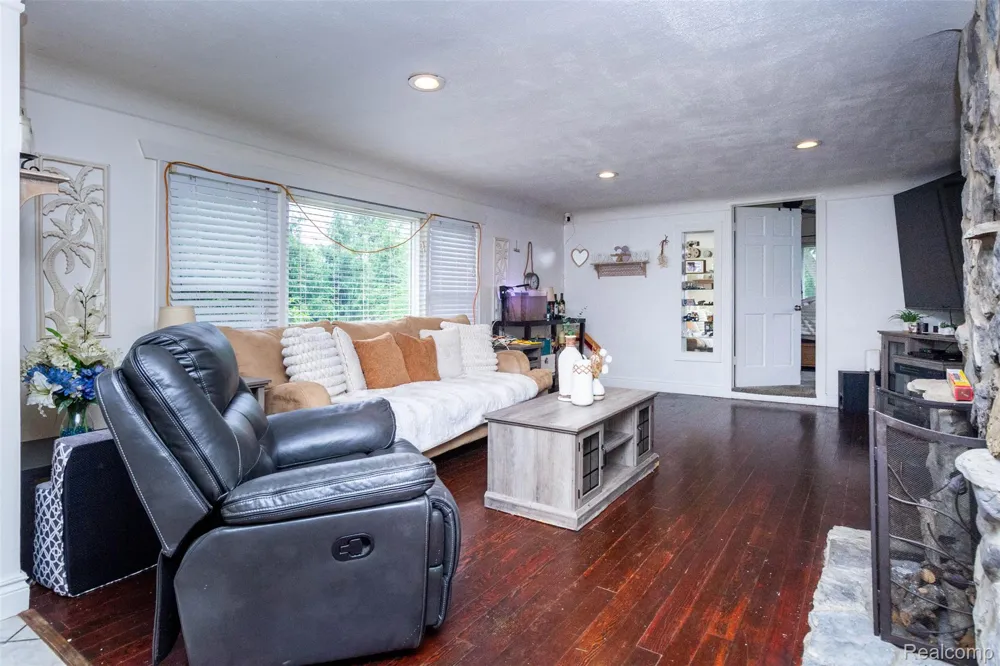 11586 Norway Drive Hartland Township, MI 48353