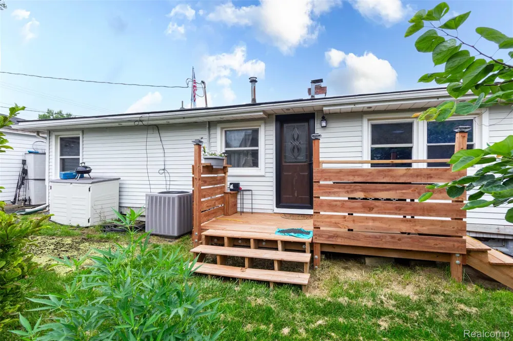 11586 Norway Drive Hartland Township, MI 48353