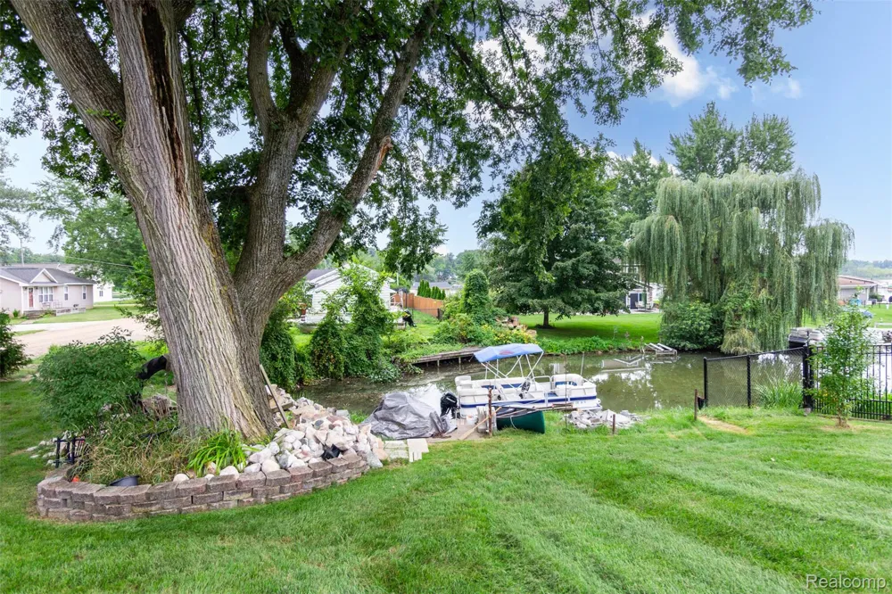 11586 Norway Drive Hartland Township, MI 48353