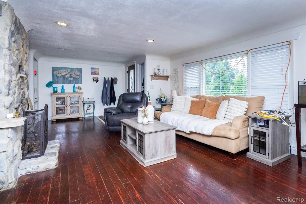 11586 Norway Drive Hartland Township, MI 48353