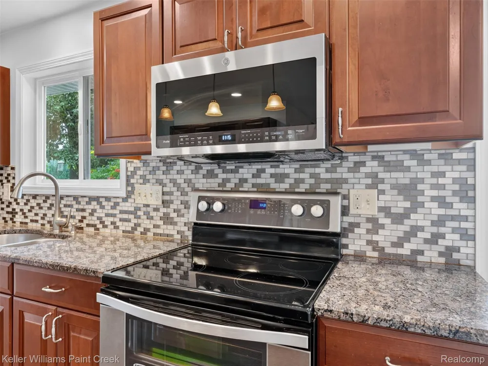 5889 Raymond Drive Edwards Township, MI 48624