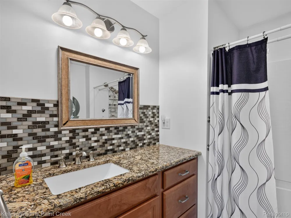 5889 Raymond Drive Edwards Township, MI 48624