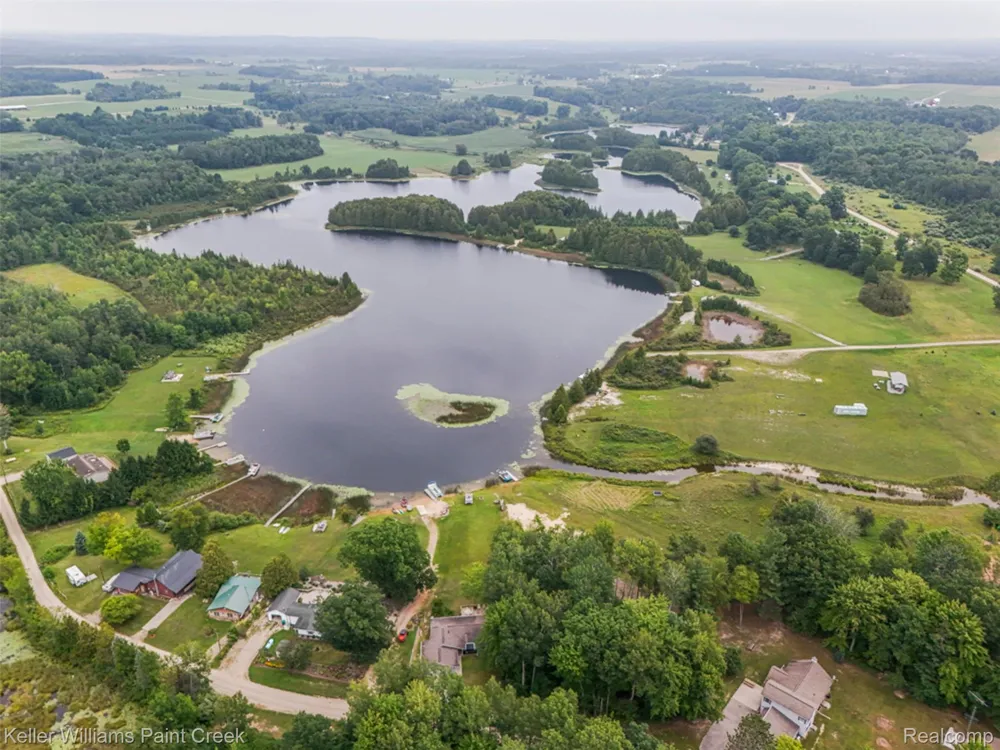 5889 Raymond Drive Edwards Township, MI 48624