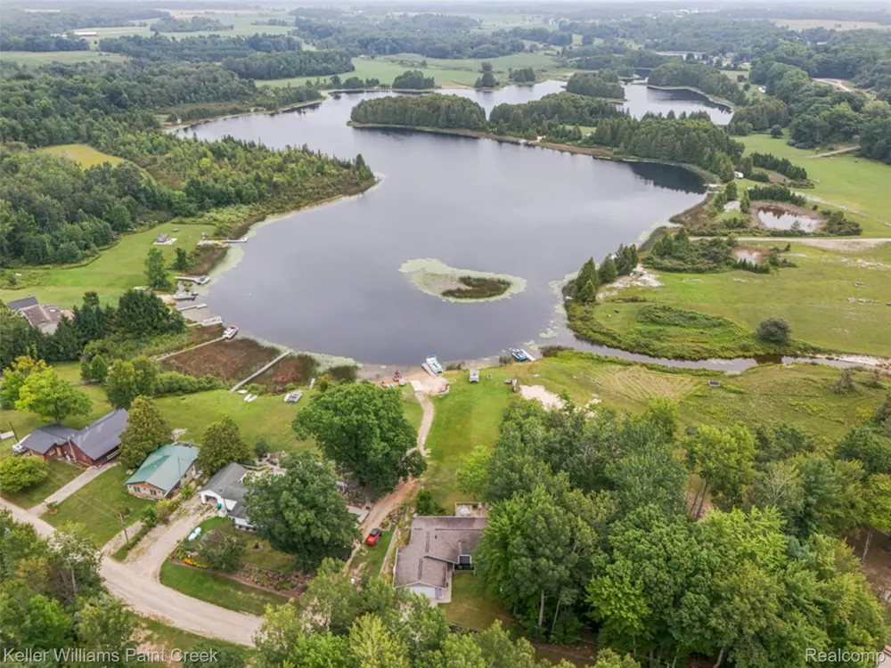5889 Raymond Drive Edwards Township, MI 48624