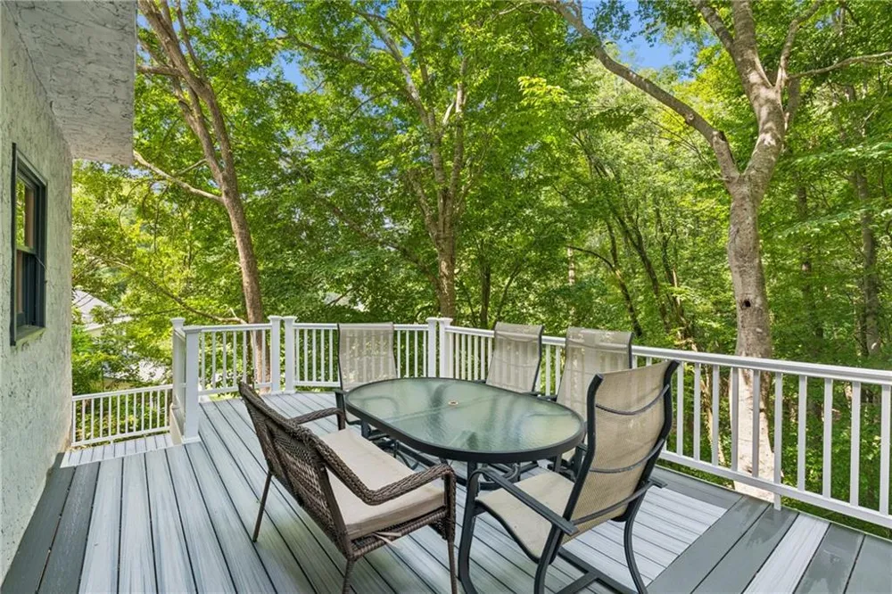 210 Wessex Court Sandy Springs, GA 30328