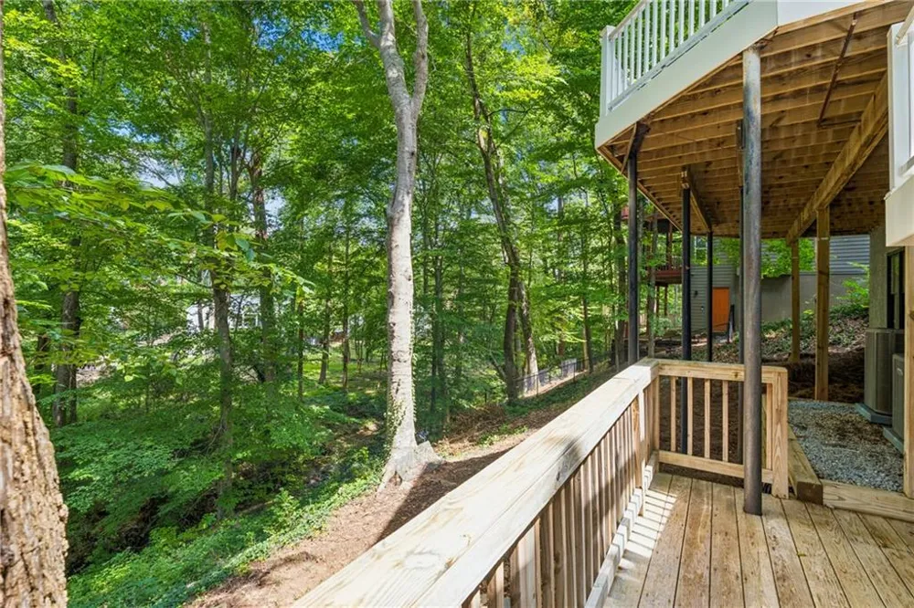 210 Wessex Court Sandy Springs, GA 30328