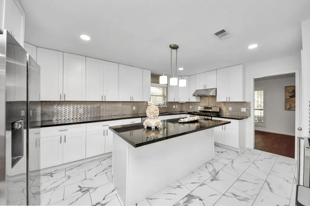 5823 Mcknight Street Houston, TX 77035