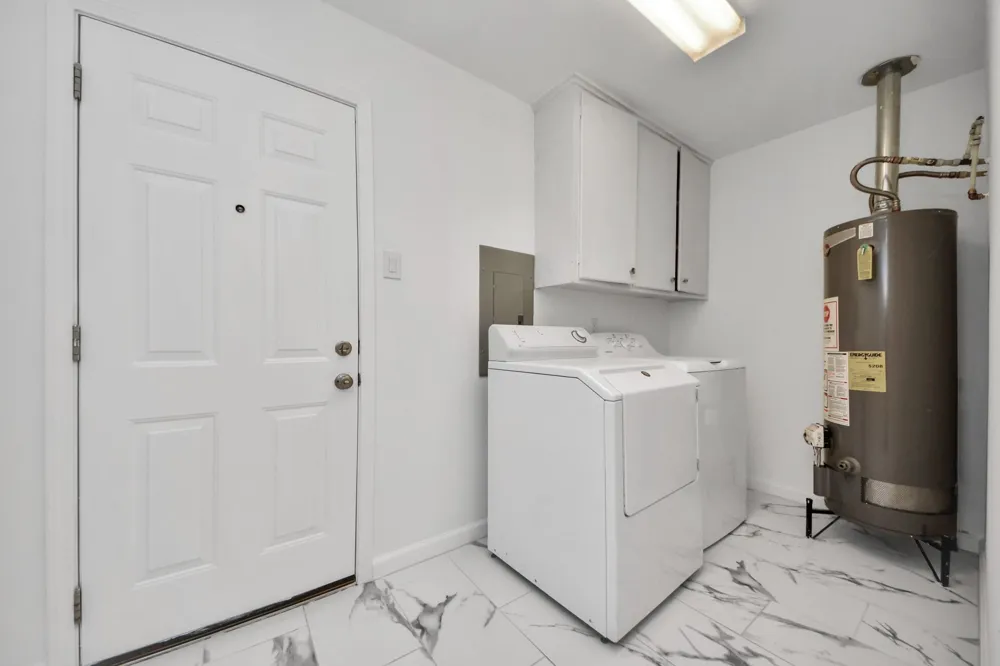 5823 Mcknight Street Houston, TX 77035