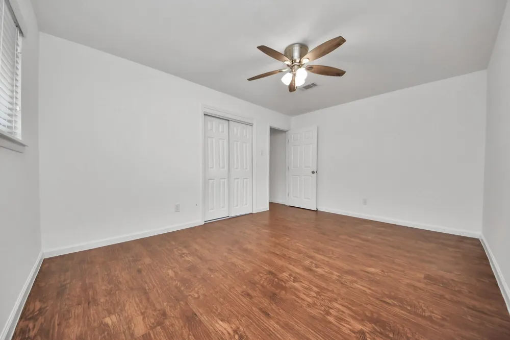 5823 Mcknight Street Houston, TX 77035