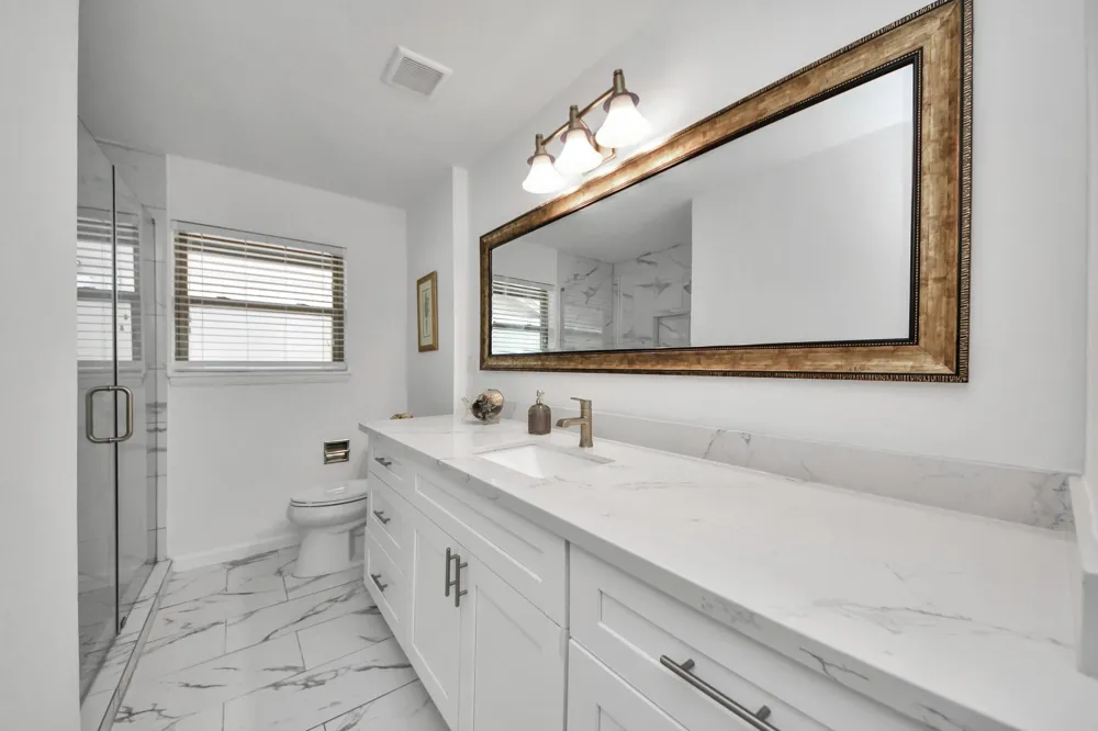 5823 Mcknight Street Houston, TX 77035